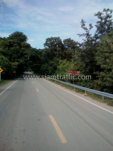 guard rail กรมทางหลวง แขวงทางหลวงสมุทรสงคราม ทางหลวงหมายเลข 3206 ตอน ปากท่อ - ท่ายาง - โป่งกระทิง ระหว่าง กม.19+440 - กม.40+004 ปริมาณงาน 1,346 เมตร