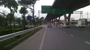 guard rail ในทางหลวงหมายเลข 34 ตอน บางนา - ทางเข้าท่าอากาศยานสุวรรณภูมิ