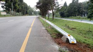 ราวกันอันตราย แขวงทางหลวงชุมพร ปริมาณงาน 1,136 เมตร