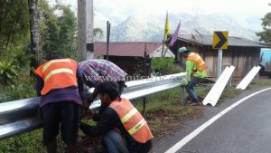 guard rail กรมทางหลวง แขวงการทางน่านที่ 2 ทางหลวงหมายเลข 1081 ตอน หลักลาย – บ้านเวร จำนวน 1,096 เมตร