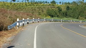 w beam guard rail ในทางหลวงหมายเลข 1217 ตอน ปากห้วยอ้อย - วังปิ้ง ระหว่าง กม.8+450 – กม.9+950