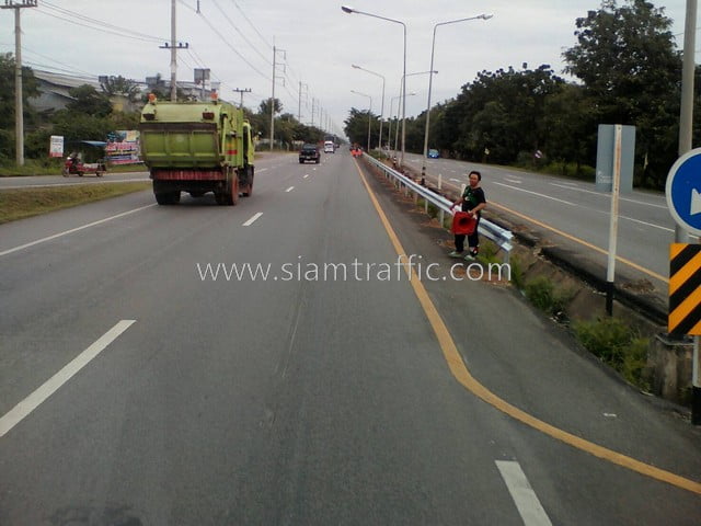 งานจ้างเหมาทำการติดตั้งราวกันอันตราย (W-Beam Guard Rail) ทางหลวงหมายเลข 4