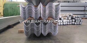 แผ่น Guard rails แขวงทางหลวงพิเศษระหว่างเมือง